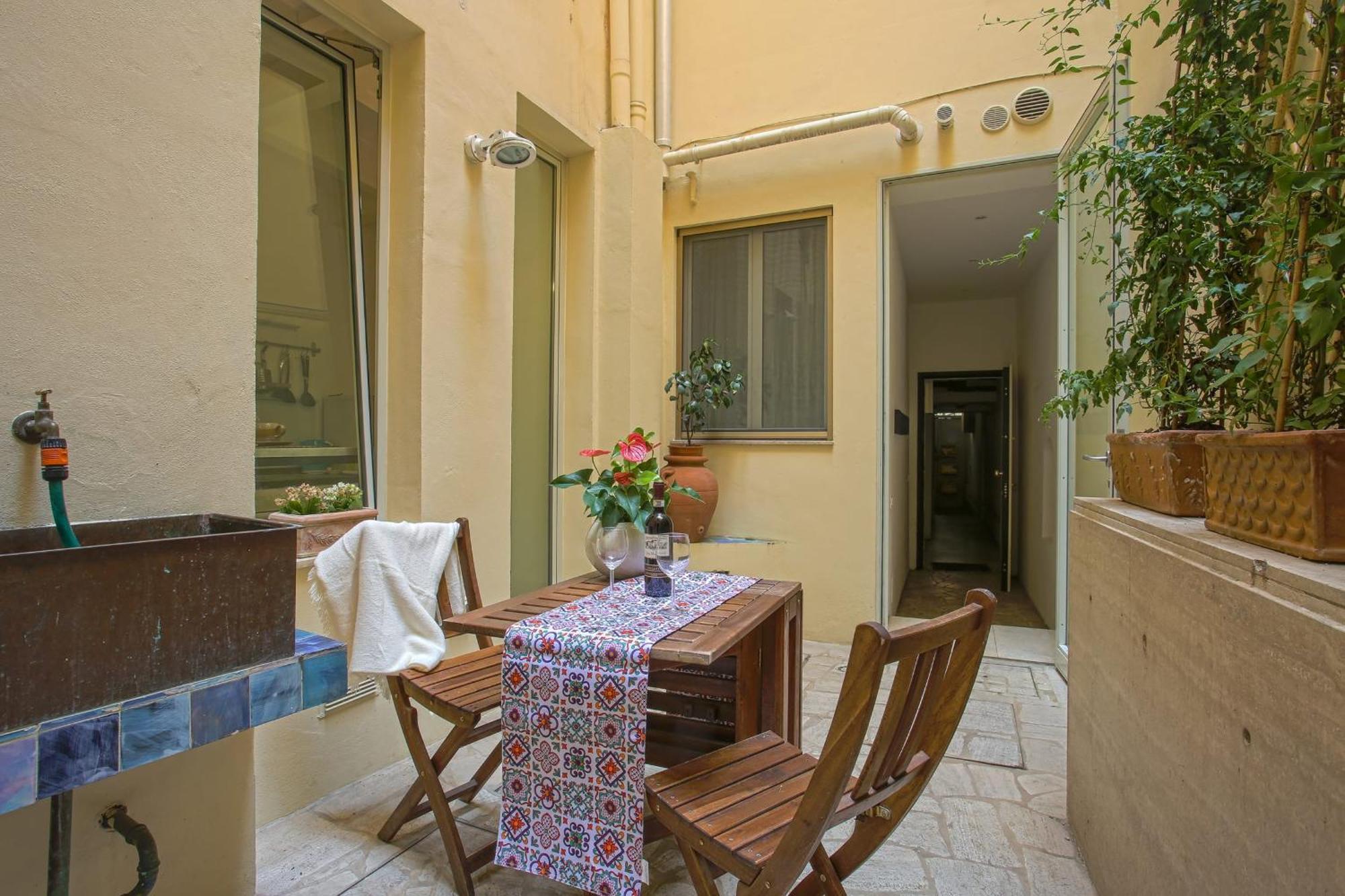 Santospirito Suite - Hosted By Sweetstay Флоренция Экстерьер фото